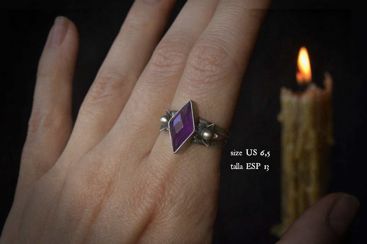 Belladona double shank ring with amethyst