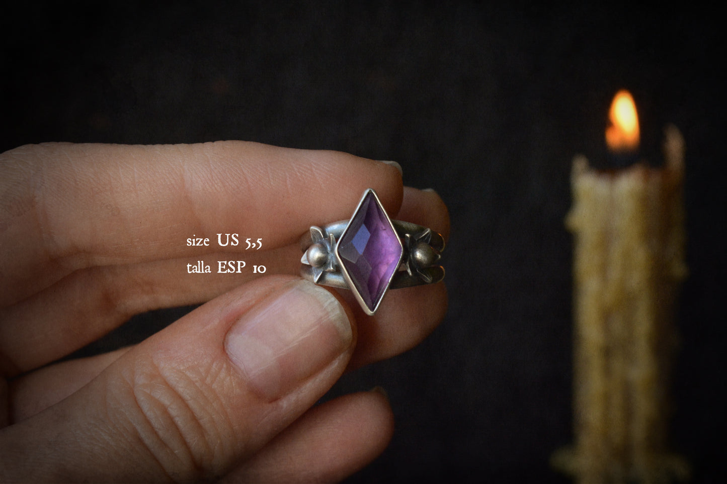 Belladona double shank ring with amethyst