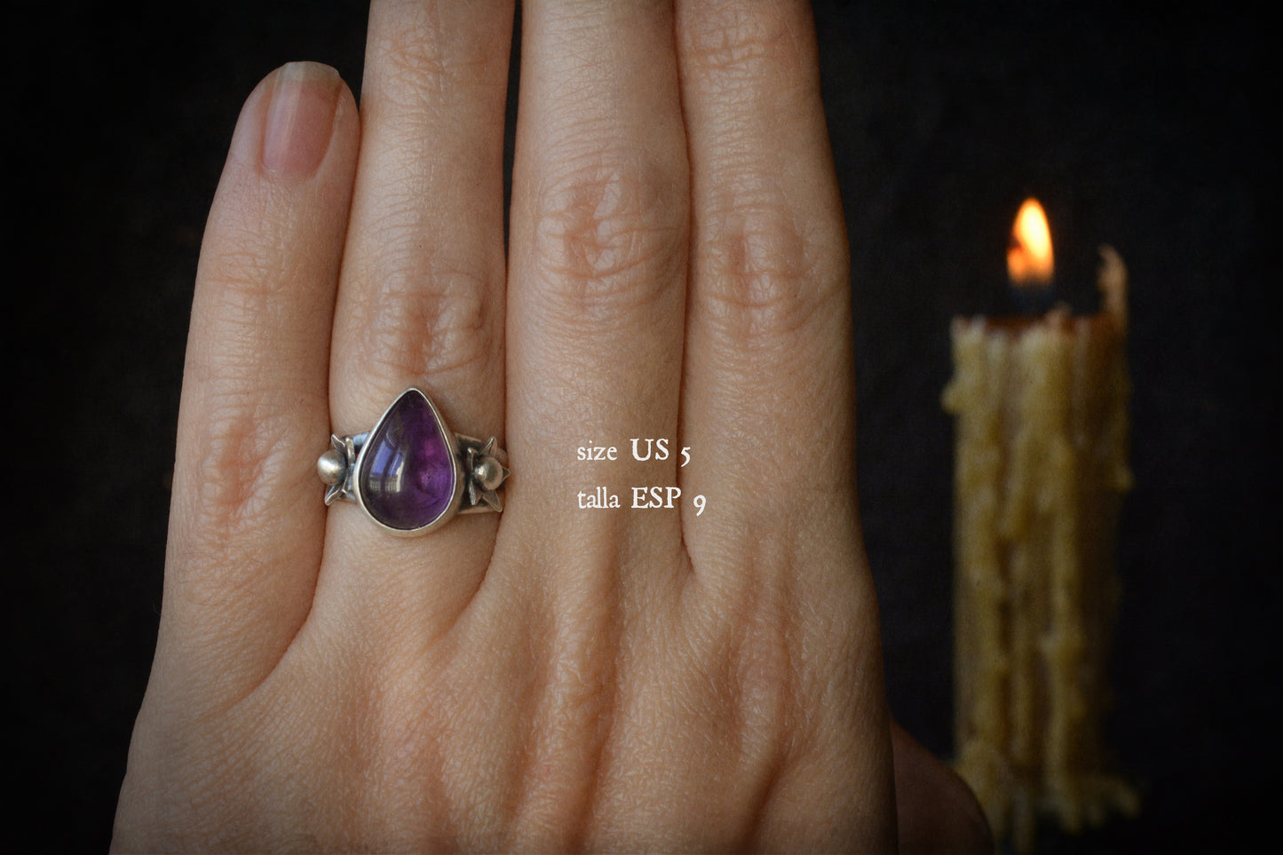 Belladona double shank ring with amethyst