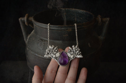 Belladona necklace with amethyst