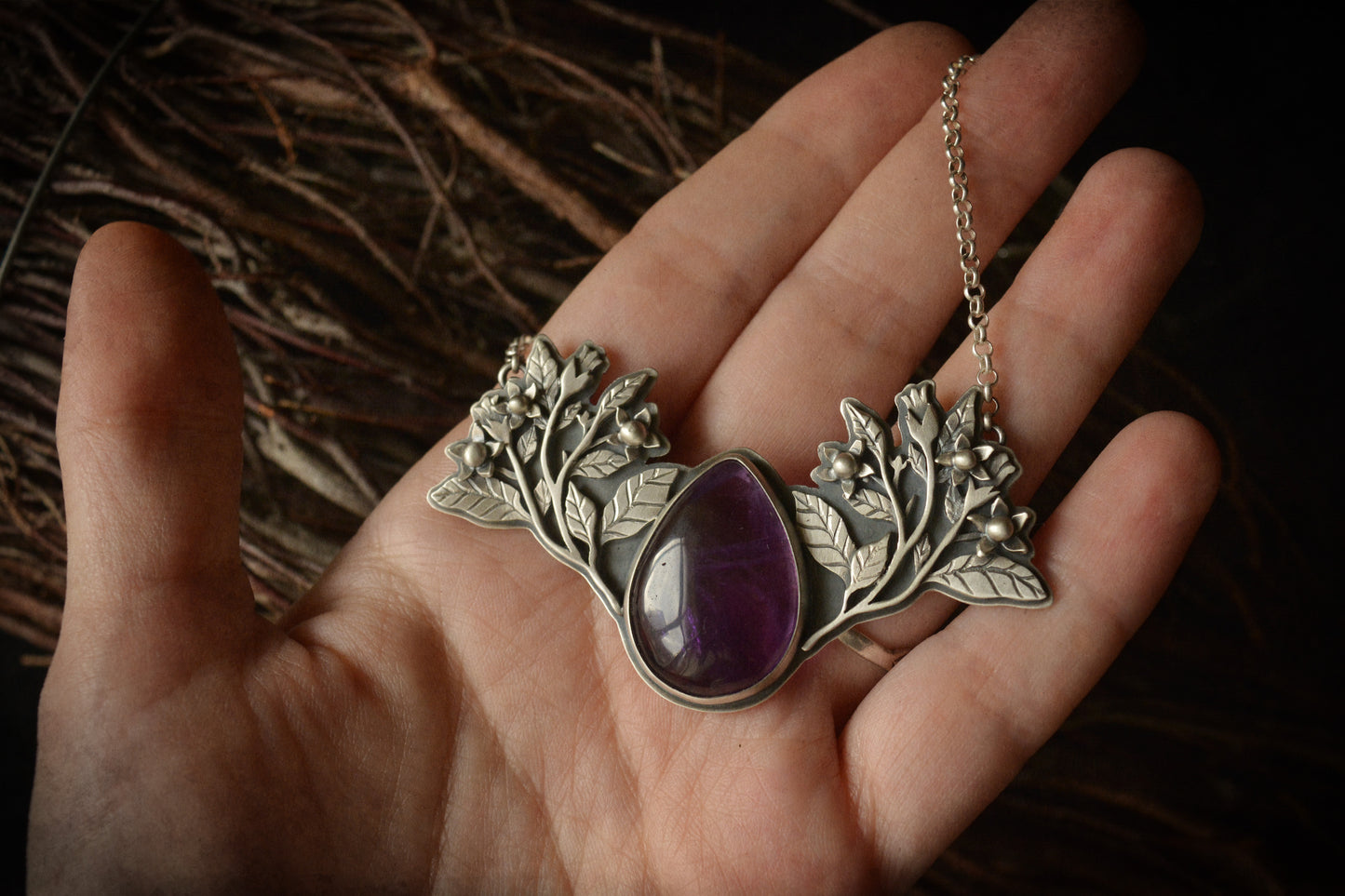 Belladona necklace with amethyst