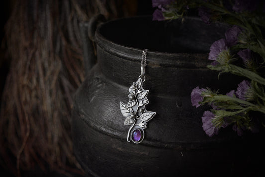 Belladona botanical pendant with oval amethyst